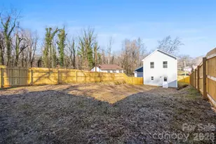 907 W Georgia Ave, Bessemer City, NC 28016 - Photo 35