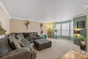 6127 Blue Ash Ln, Charlotte, NC 28215 - Photo 3