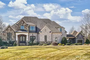 104 Crest Ct, Matthews, NC 28104 - Photo 1