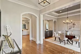 104 Crest Ct, Matthews, NC 28104 - Photo 5