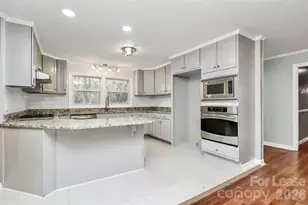 8101 Kerrybrook Cir, Charlotte, NC 28214 - Photo 5