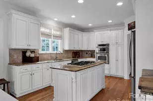 7716 Seton House Ln, Charlotte, NC 28277 - Photo 13