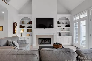 7716 Seton House Ln, Charlotte, NC 28277 - Photo 9