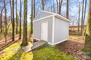 5620 Running Wood Ln, Charlotte, NC 28215 - Photo 39