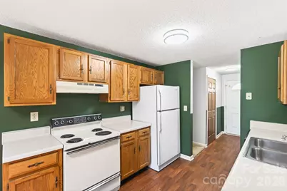 5620 Running Wood Lane, Charlotte, NC 28215 - Photo 15