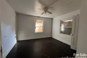 345 Bradford Dr, Charlotte, NC 28208 - Photo 7