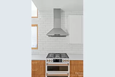 2553 Elkwood Circle, Charlotte, NC 28205 - Photo 9