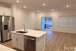 8112 Hidden Spgs Trl, Charlotte, NC 28216 - Photo 3