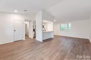 7829 Cloughy Cir, Charlotte, NC 28212 - Photo 7