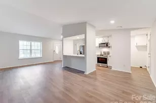 7829 Cloughy Cir, Charlotte, NC 28212 - Photo 9