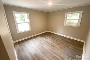 2122 Kilborne Dr, Charlotte, NC 28205 - Photo 13