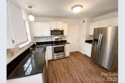 5719 Rocbridge Lane, Charlotte, NC 28208 - Photo 11