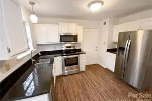 5719 Rocbridge Ln, Charlotte, NC 28208 - Photo 11