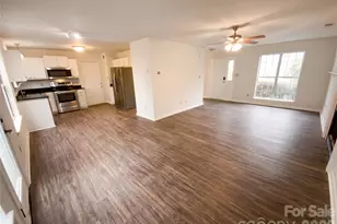 5719 Rocbridge Ln, Charlotte, NC 28208 - Photo 9