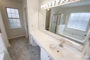 5719 Rocbridge Ln, Charlotte, NC 28208 - Photo 21