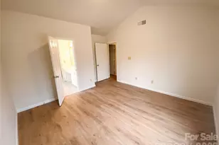 5719 Rocbridge Ln, Charlotte, NC 28208 - Photo 19