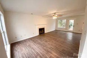 5719 Rocbridge Ln, Charlotte, NC 28208 - Photo 3