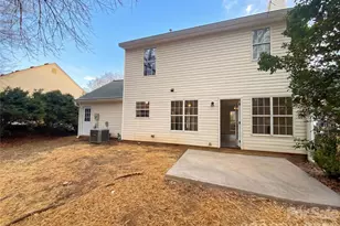 5719 Rocbridge Ln, Charlotte, NC 28208 - Photo 5