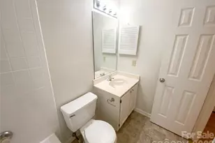 5719 Rocbridge Ln, Charlotte, NC 28208 - Photo 17