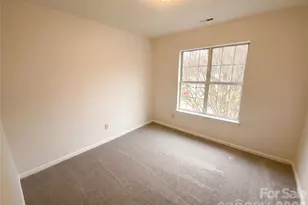 5719 Rocbridge Ln, Charlotte, NC 28208 - Photo 13