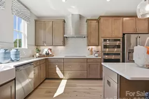 1323 Sandstar Ln, Charlotte, NC 28226 - Photo 9