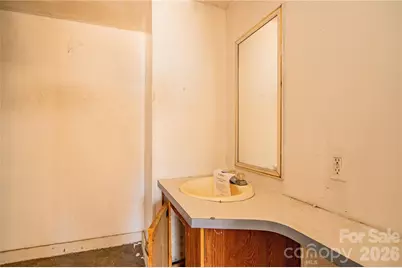 682 Grant Drive, Roanoke Rapids, NC 27870 - Photo 25