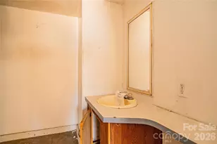 682 Grant Dr, Roanoke Rapids, NC 27870 - Photo 25