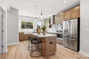 1311 Sandstar Ln, Charlotte, NC 28226 - Photo 5