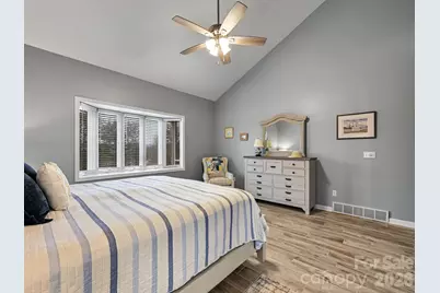 2208 E Cumming Woods Lane, Hendersonville, NC 28739 - Photo 19