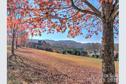 2208 E Cumming Woods Lane, Hendersonville, NC 28739 - Photo 33