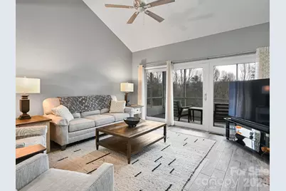 2208 E Cumming Woods Lane, Hendersonville, NC 28739 - Photo 7