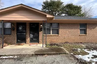 201 Arthur Dr, Thomasville, NC 27360 - Photo 1