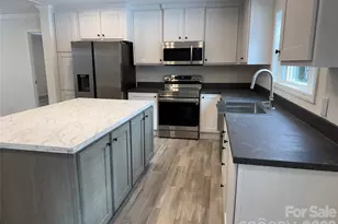 124 Titanium Dr, Statesville, NC 28625 - Photo 5