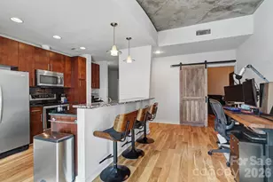 210 N Church St, Charlotte, NC 28202 - Photo 15