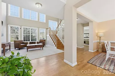 8526 Wren Creek Drive, Charlotte, NC 28269 - Photo 3