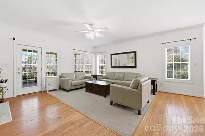 8526 Wren Creek Drive, Charlotte, NC 28269 - Photo 9