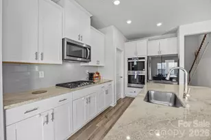 4308 Duplin Dr, Charlotte, NC 28214 - Photo 9