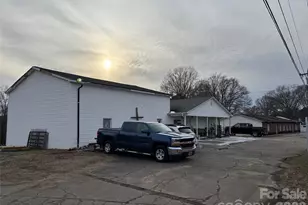 709 Cleveland Ave, Grover, NC 28073 - Photo 1