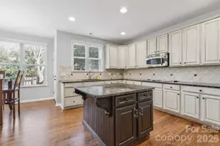 10205 Treetop Ln, Cornelius, NC 28031 - Photo 11