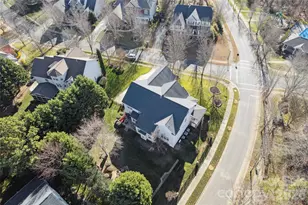 10205 Treetop Ln, Cornelius, NC 28031 - Photo 5