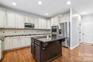 10205 Treetop Ln, Cornelius, NC 28031 - Photo 11