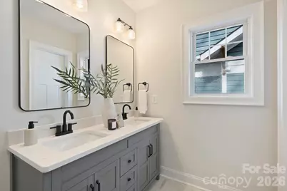 321 W Kingston Avenue, Charlotte, NC 28203 - Photo 29