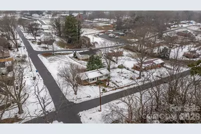 203 3rd Avenue NE, Conover, NC 28613 - Photo 11