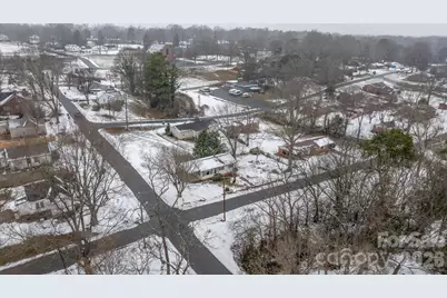 203 3rd Avenue NE, Conover, NC 28613 - Photo 15