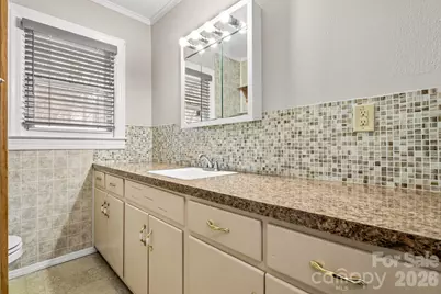 203 3rd Avenue NE, Conover, NC 28613 - Photo 27