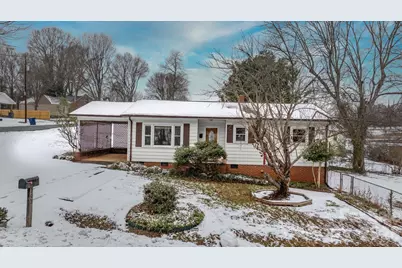 203 3rd Avenue NE, Conover, NC 28613 - Photo 1