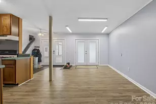 1570 Roddy Rd, Campobello, SC 29322 - Photo 35