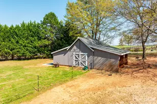 1570 Roddy Rd, Campobello, SC 29322 - Photo 39