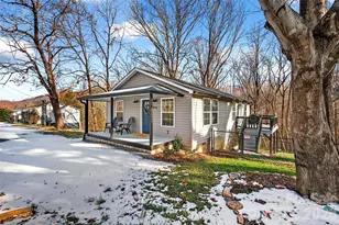 250 Seagle St, Marion, NC 28752 - Photo 1