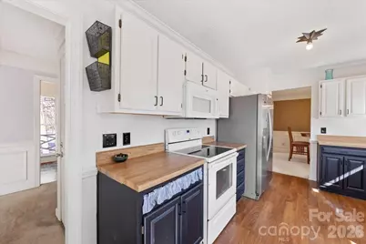 4107 Brownes Ferry Road, Charlotte, NC 28269 - Photo 19